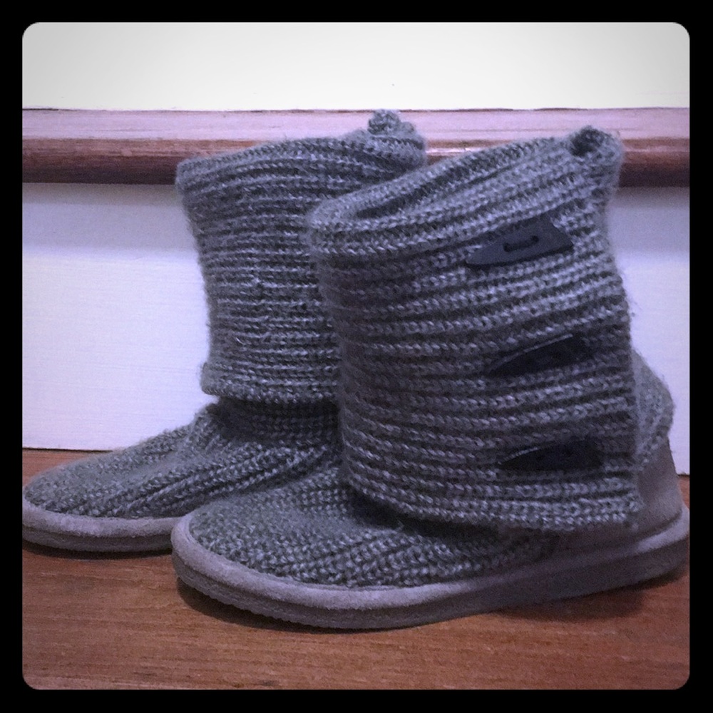 Bear paw knit boots